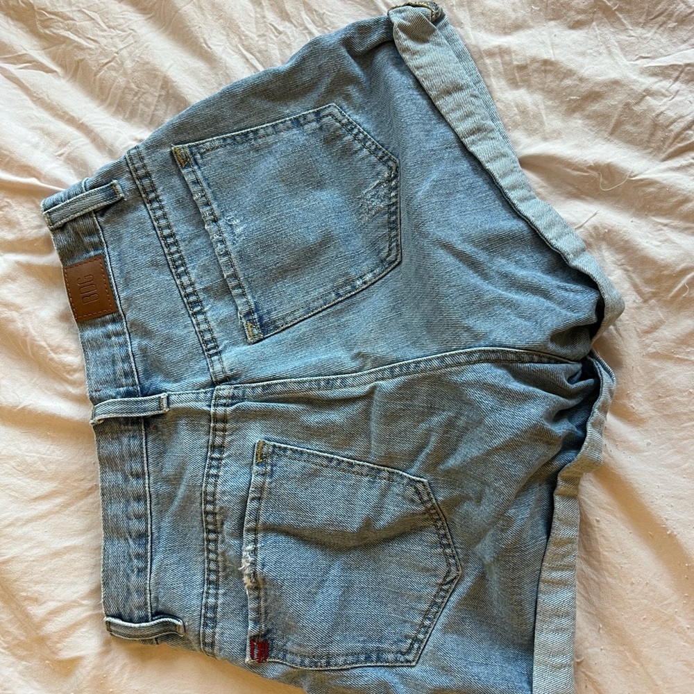 Urban Outfitters BDG Mom High-Rise Shorts Size 27 Cuffed.
